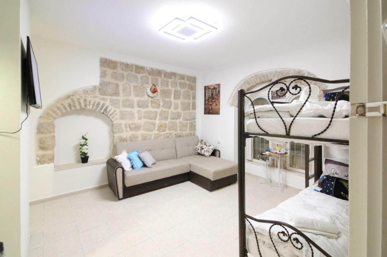 Private Hostel - Best location Jerusalem Exterior foto